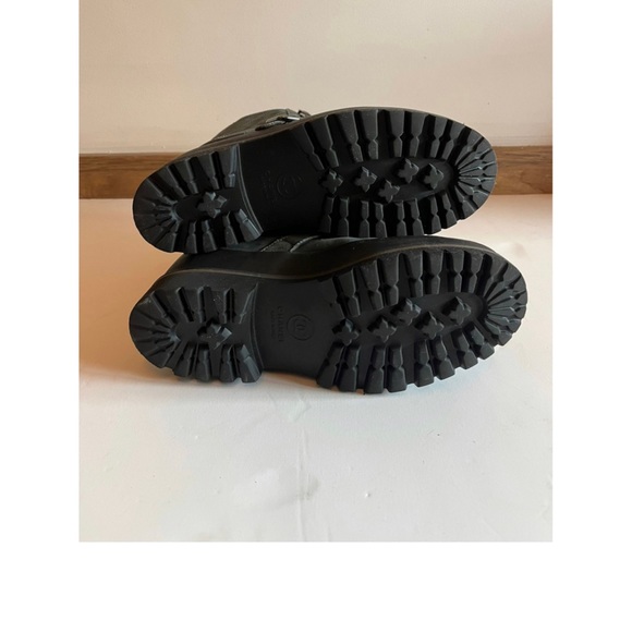 Chanel leather winter ankle boots, Sz EU 38, US 7, 100% Authentic! - Picture 3 of 9